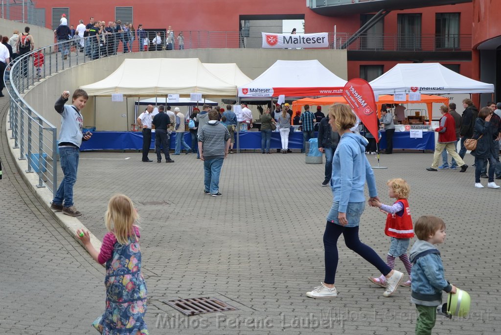 Tag der Offenen Tuer BF Koeln Weidenpesch Scheibenstr P137.JPG